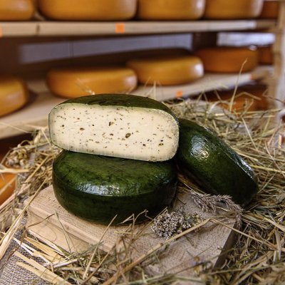 Козиний сир з карпатськими травами, 1030 грн/кг 113 фото